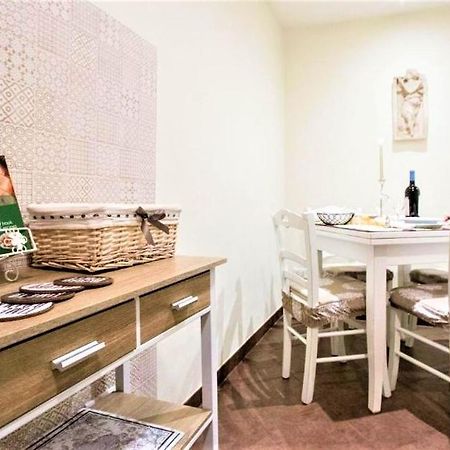 Charming Suite Cavour Heart Of Флоренція Екстер'єр фото
