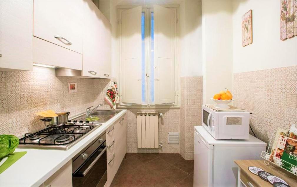 Charming Suite Cavour Heart Of Флоренція Екстер'єр фото