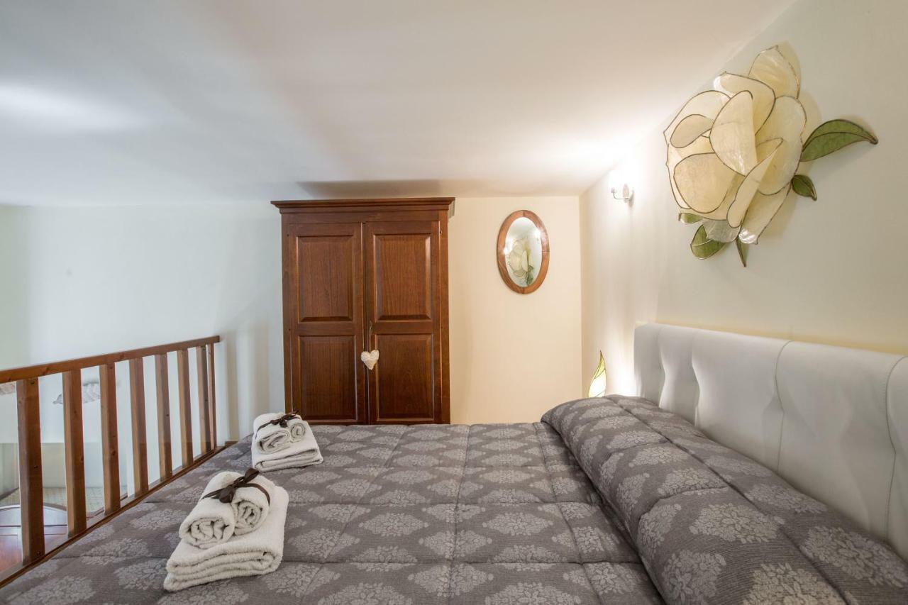 Charming Suite Cavour Heart Of Флоренція Екстер'єр фото