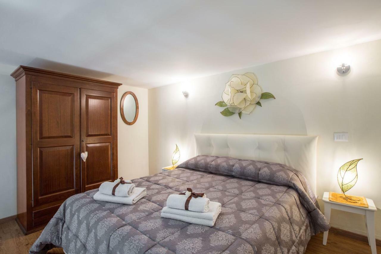 Charming Suite Cavour Heart Of Флоренція Екстер'єр фото