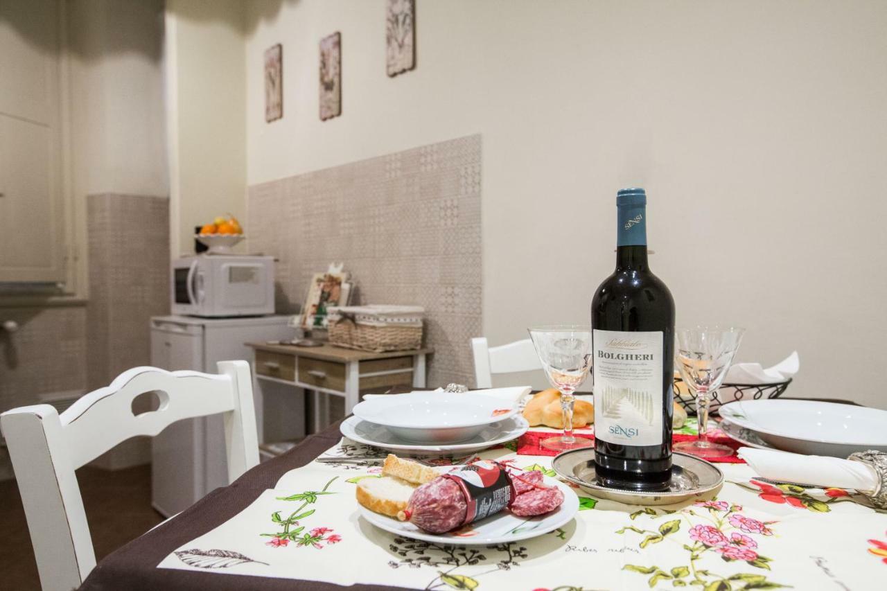 Charming Suite Cavour Heart Of Флоренція Екстер'єр фото